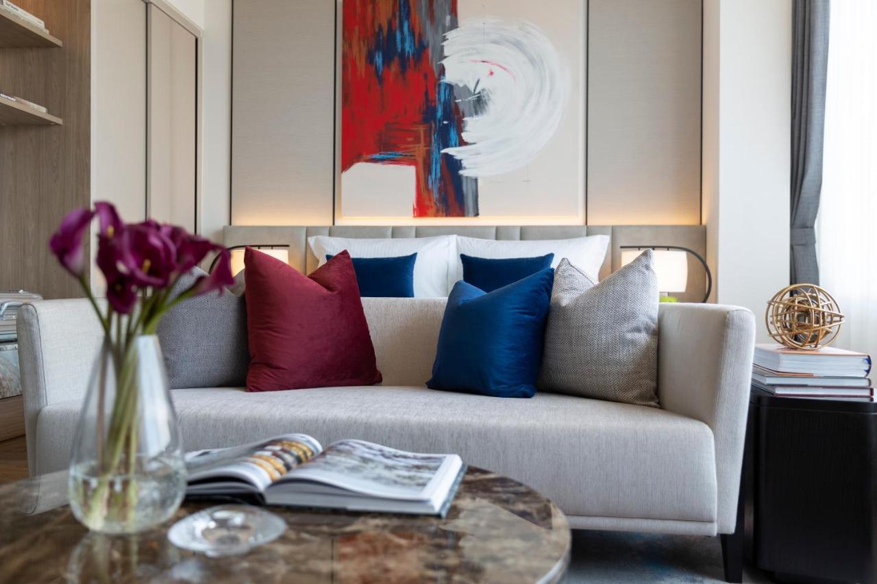 Ascott Embassy Sathorn Bangkok Hotel Екстериор снимка A living room at The Hari