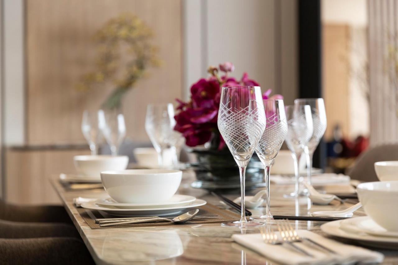Ascott Embassy Sathorn Bangkok Hotel Екстериор снимка Tableware