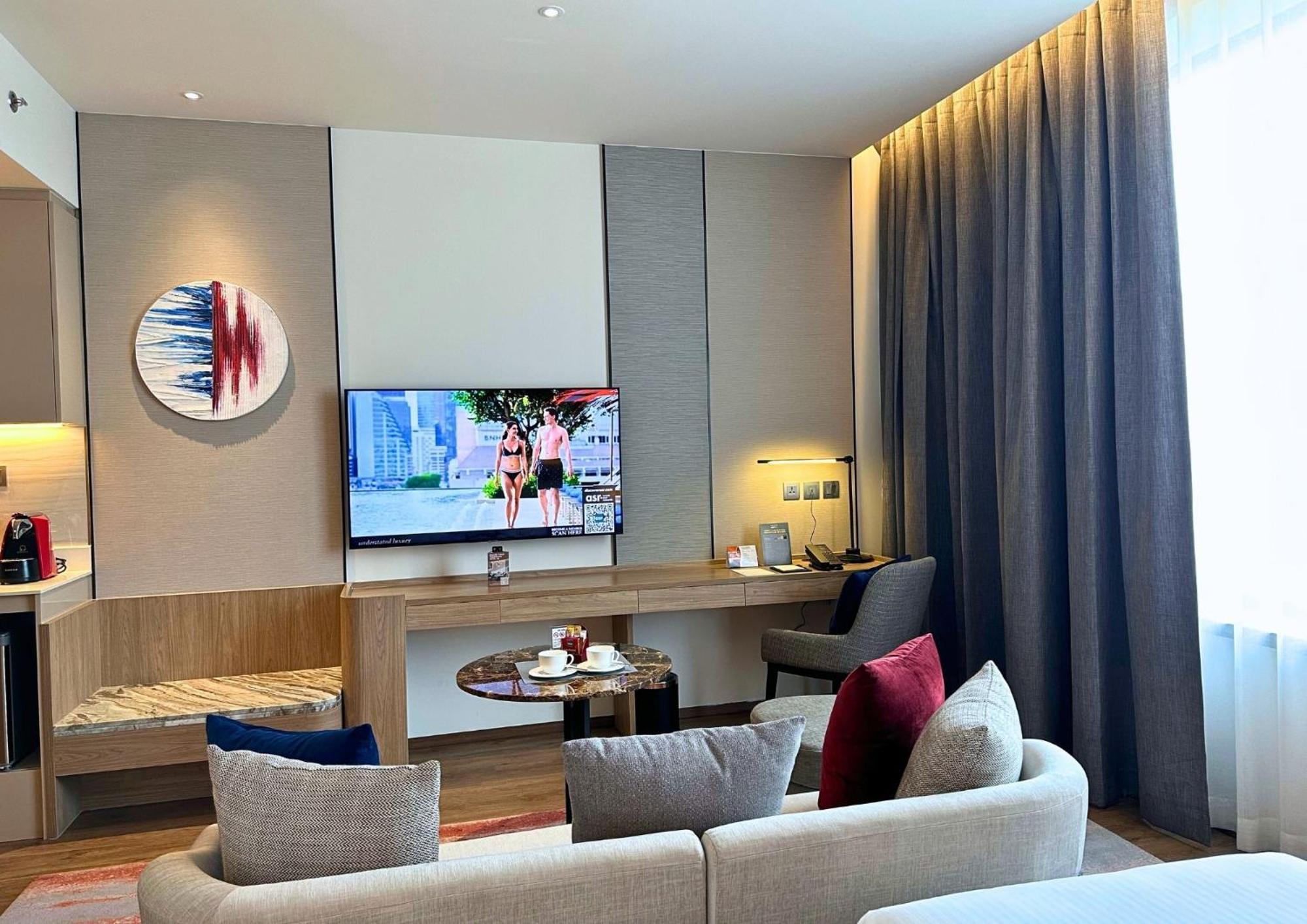 Ascott Embassy Sathorn Bangkok Hotel Екстериор снимка A living room in a hotel