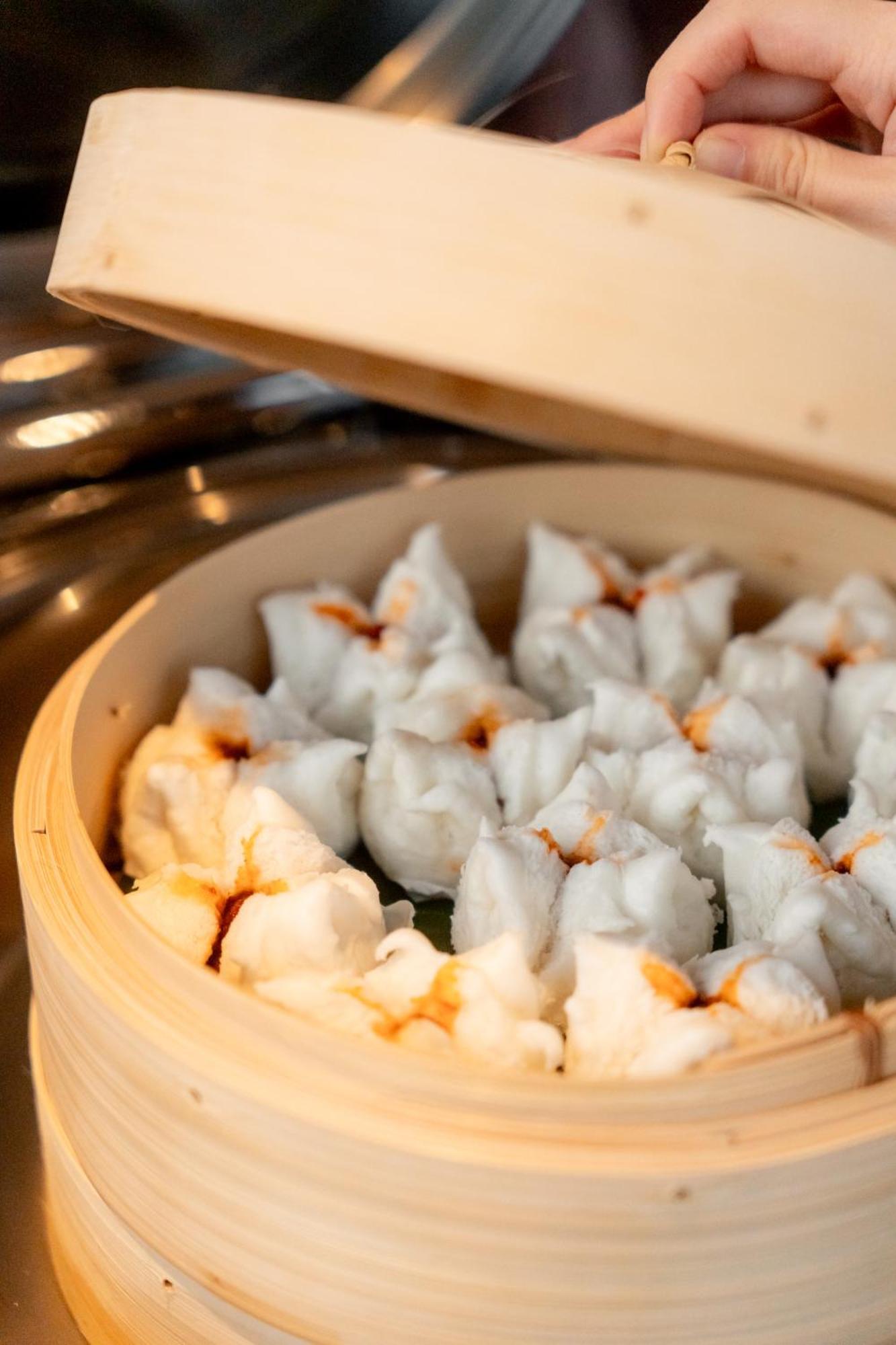 Ascott Embassy Sathorn Bangkok Hotel Екстериор снимка Steamed dumplings