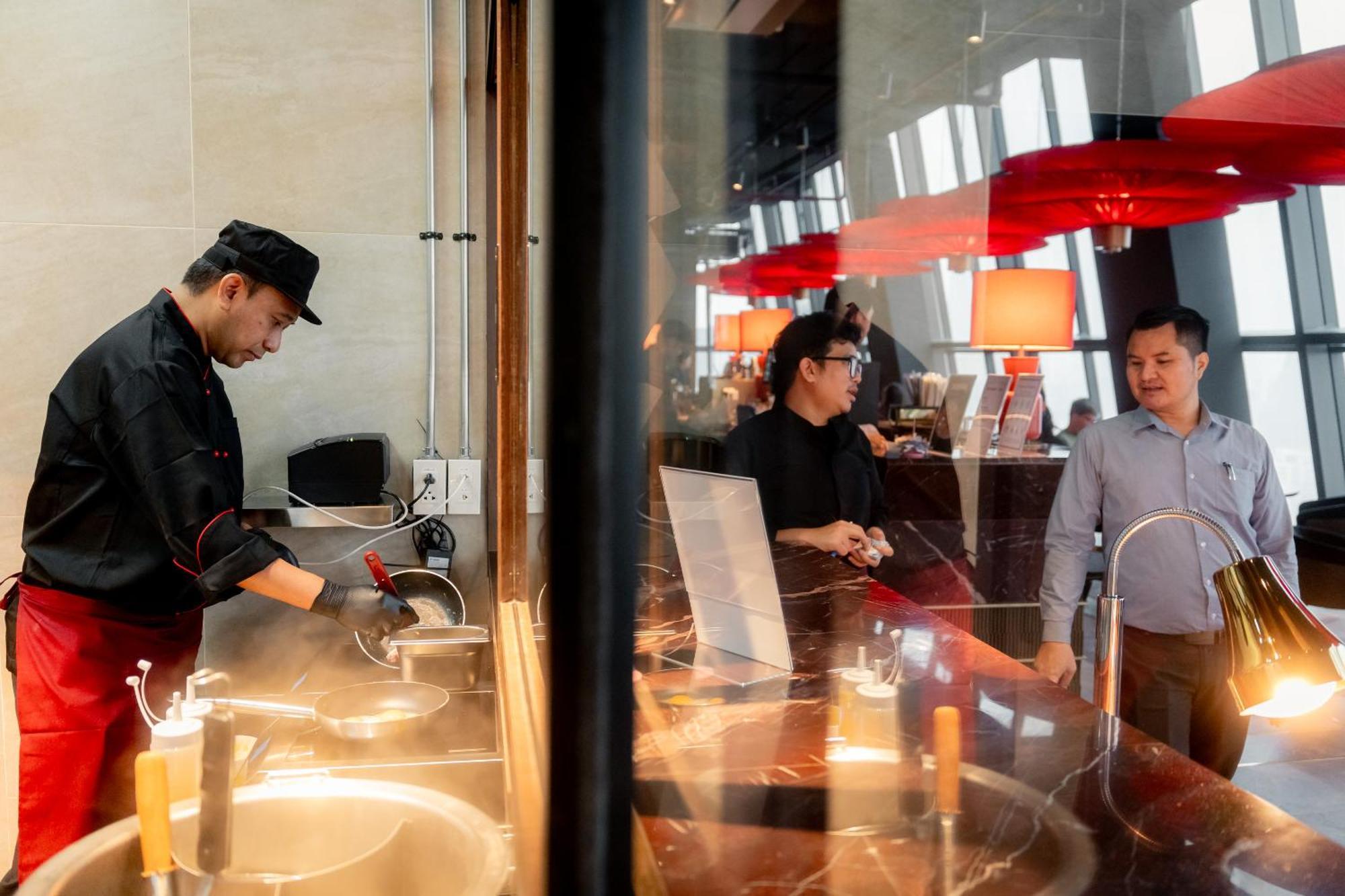 Ascott Embassy Sathorn Bangkok Hotel Екстериор снимка A restaurant in Kuala Lumpur, Malaysia